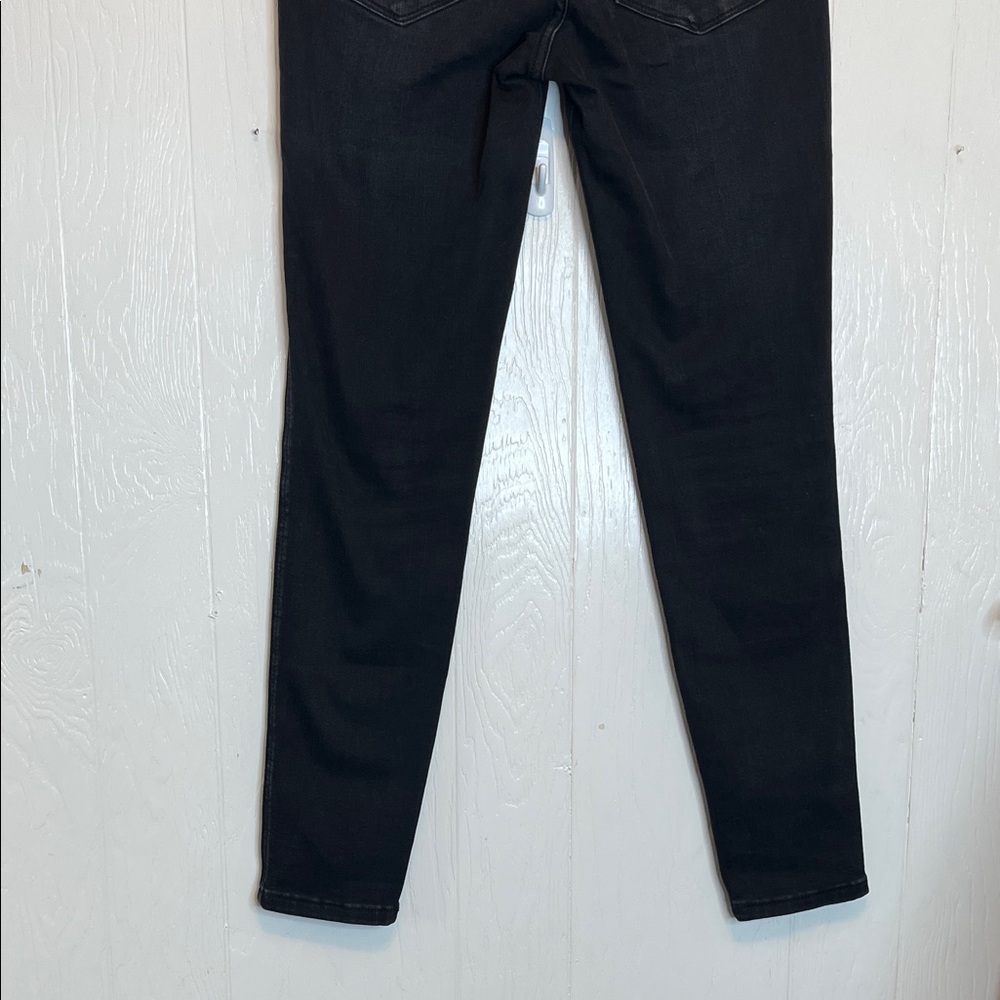 Flying Monkey Ultra High Rise
Denim Black Skinny Jeans Pieced
Waistband 28 - Picture 9 of 9